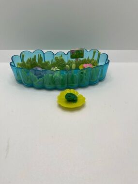 Littlest Pet Shop JUMP 'N SPLASH FROGS W/ LILY POND 1994